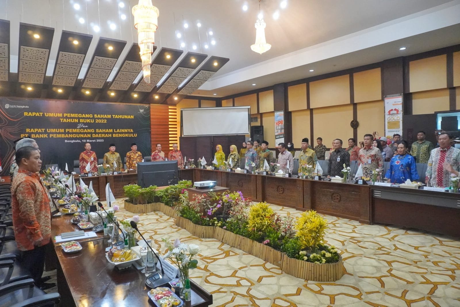 815af57f-76bb-4f06-a2e6-5e41b05cf6d0